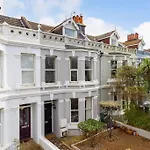 Charming 2 Bedroom Flat In Central Hove With Free Parking