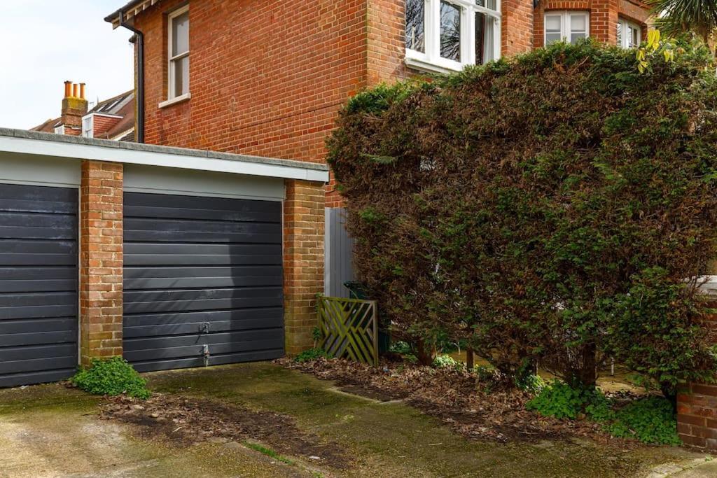 Charming 2 Bedroom Flat In With Free Parking Brighton